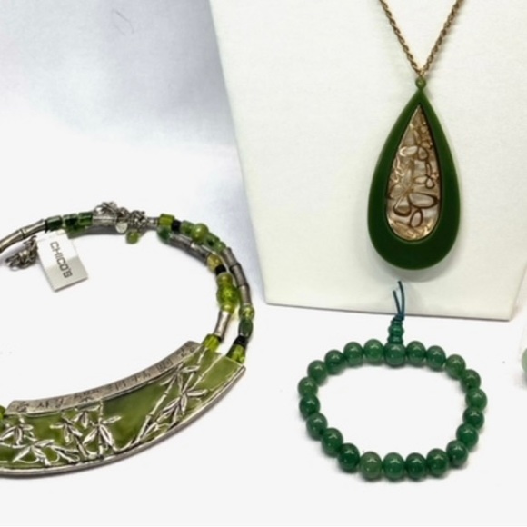 Asian Inspired Jewelry with Jade bundle Irish Green VTG EUC - Picture 3 of 4